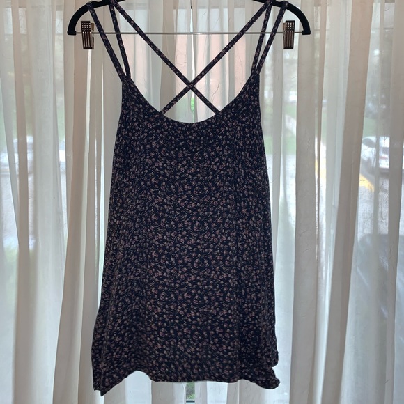 Floral tank - Picture 2 of 4